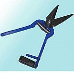 Stainless steel hoof rot shears have coated blades for maximum sharpness. Tough pointed double blades reach most difficult areas of the hoof.