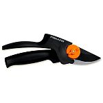 PowerGear mechanism in this bypass pruner increases leverage to make cutting 3X easier than single pivot pruners. Rolling handles match natural hand motion to reduce fatigue. Sized for small to average hands. Sharp, precision-ground blade edge.