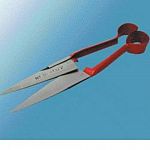 The 6.5 inch Double Bow Sheep Shears are made from Sheffi eld steel by Burgon and Ball. The shears have a rolled bow, which creates an easier action and increases overall strength.