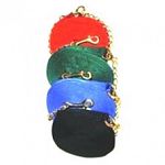 7 foot polyester horse lead with 24 inch chain. A lunge line is a long rope, somewhat like a lead rope, that attaches to the horses halter and can be used to lunge the horse.