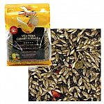 Tropical fruit, canary grass seed, rape seed, niger thistle and oat groats. With the addition of vitamins and electrolytes in an orange extract base.