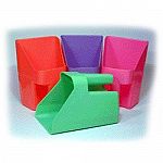 The perfect size scoop for scooping feed or adding supplements. With its large comfortable handle and flat bottom it s easy to use and it sits up when full.