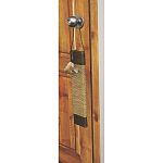 A convenient cat scratcher that your cat will prefer over your wood furniture and doors. Hangs on any door to create the perfect scratch spot. Unique combination of natural sisal and aromatic seagrass scratch surface.