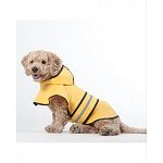 Rainy days won't be dark and dreary any longer with this sporty update to theclassic rain slicker. The Rainy Days Slicker is a yellow raincoat that featuresblack contrast piping and a self-adjusting belly strap.