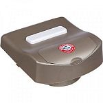 Controls odor at the convenient push of a button utilizing odor eliminating cat deodorizer. Large capacity deodorizer compartment. Utilizes arm and hammer litter deodorizer for maximum odor control.