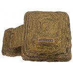 Creates a natural basking spot Thermometer to monitor basking temperatures incorporated into platform Realistic design Adjusts to different water levels Weighted base, durable material Easy to install and clean