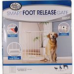 Designed to contain pet in one area. Features an easy to use foot release siumply pulling up withyour foot but cant be realeased by pets . For added convience a push/pull lever at the top allows for single hand operation. Features an all metal design wth